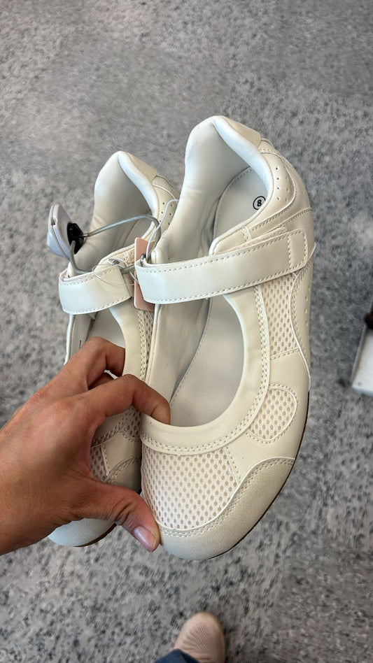 Sneakers estilo Mary Jane
